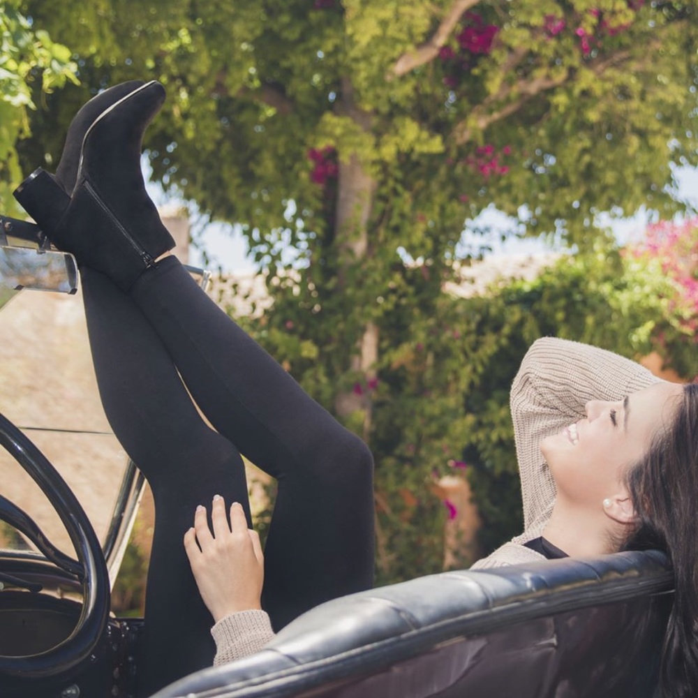 NIB Black Kitten Block Heel Ankle Chelsea Booties - Picture 8 of 8